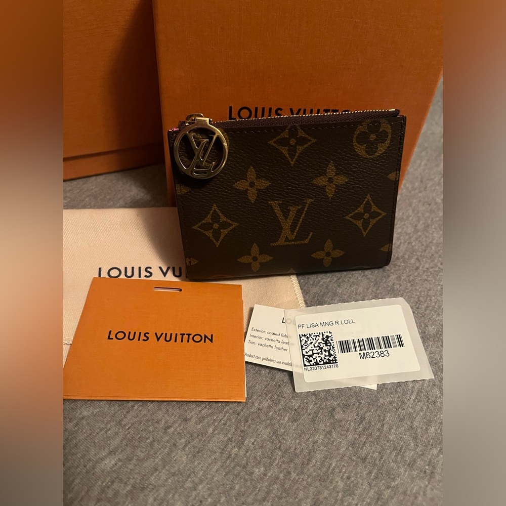 Louis Vuitton Lisa wallet